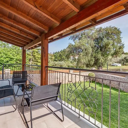 Henkel * Kato Korakiana